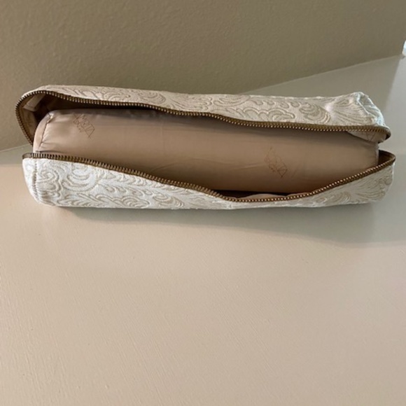 Amrita Singh Bangle Case - Picture 9 of 11